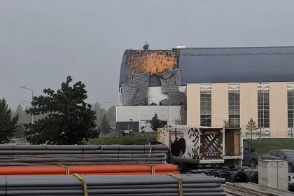 Acoperisul piscinei a fost rasturnat de vant
