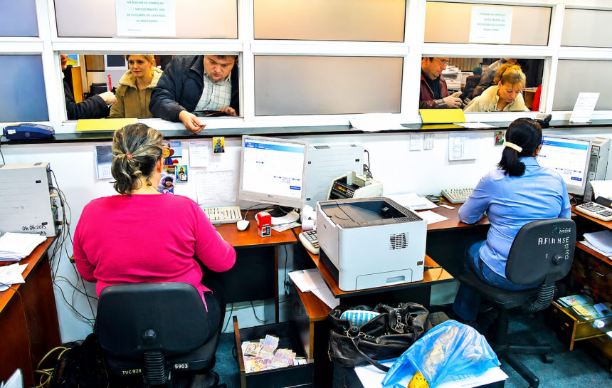 Amenzi pentru functionarii care solicita copii dupa buletin