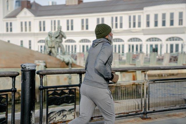 Confortul care a cucerit dulapurile barbatilor fara sa ceara