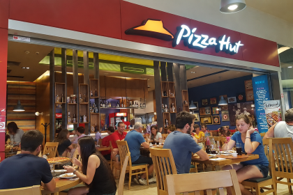 Gigantul pizzeriilor renumit si in Romania este de vanzare Anunt oficial