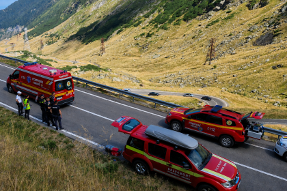 Incident grav pe Transfagarasan Stanci cazute peste o