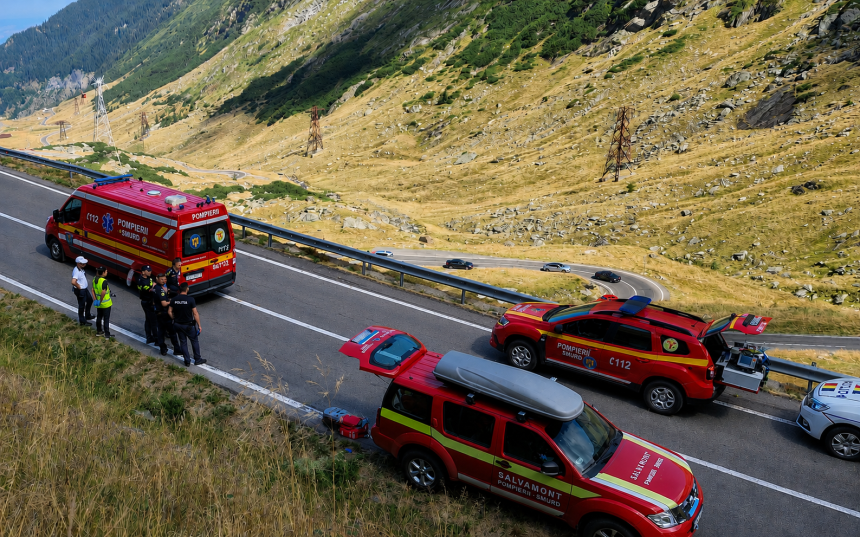 Incident grav pe Transfagarasan Stanci cazute peste o