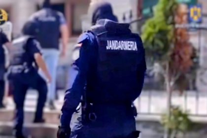 Mascatii efectueaza descinderi spectaculoase 150 de perchezitii fulger