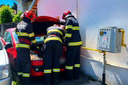 Masina pierduta de sub control accident in Arges s a ciocnit