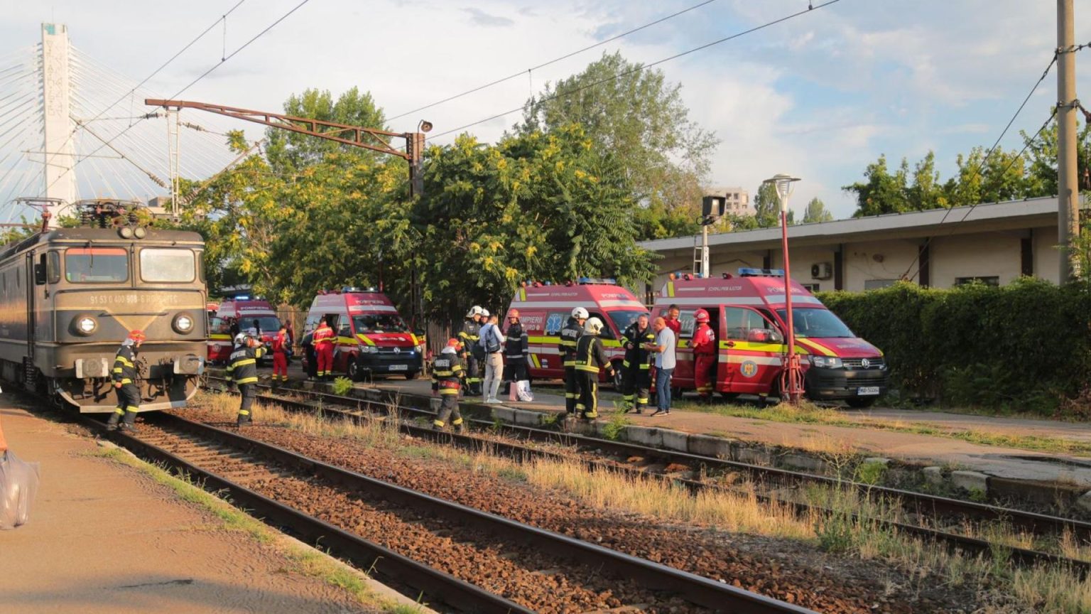 O femeie si un copil de 5 ani accidentati de tren sfarsit tragic