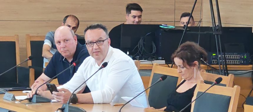 Pitesti Circ in Consiliul Local provocat de Mihai Mihailescu USR Gest