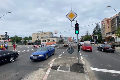 Poti fi amendat chiar daca treci pe verde Regula din Codul Rutier