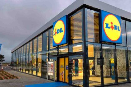 Rafturile de la Lidl se golesc
