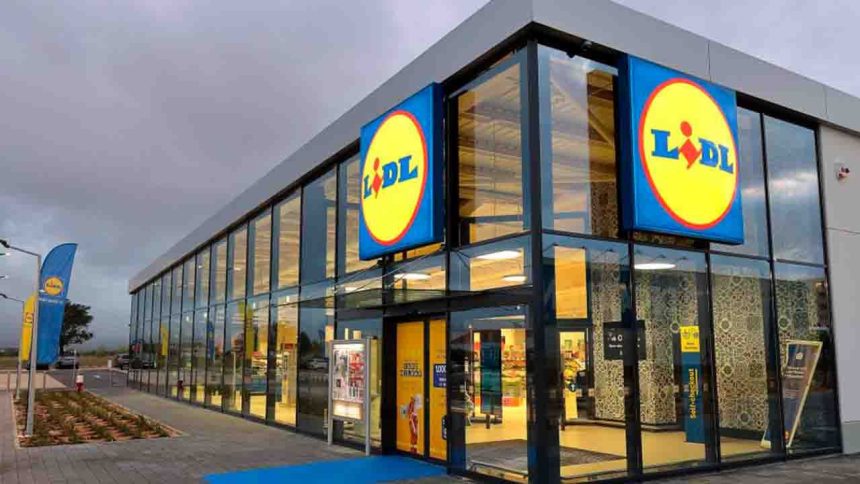 Rafturile de la Lidl se golesc