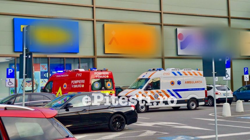 Scene de groaza la mall A intrat cu taxiul intr un grup de oameni