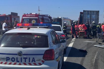 Sfarsit tragic Un muncitor aflat pe scara masinii de gunoi a