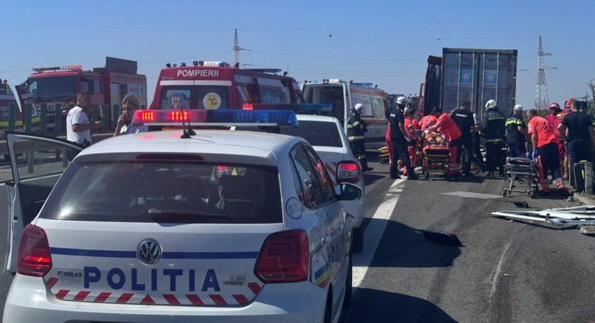 Sfarsit tragic Un muncitor aflat pe scara masinii de gunoi a