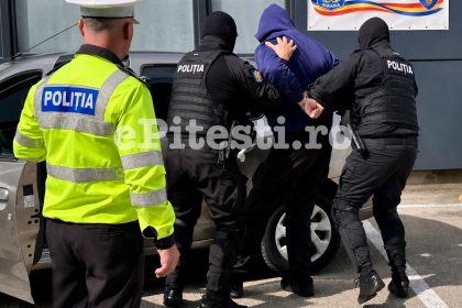 Tanr de 25 de ani din Pitesti cercetat pentru fapte deosebite