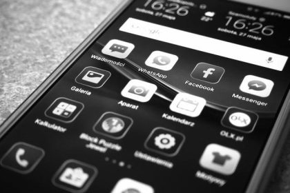 Telefonul care a determinat gigantii sa isi verifice spatele