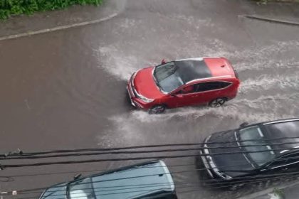 Vreme extrema in Arges S au deschis cerurile