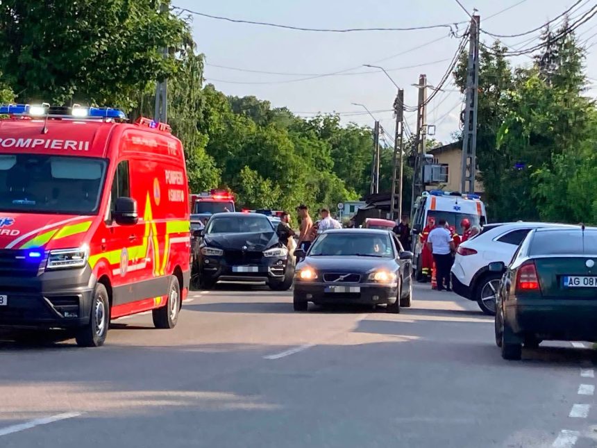 Accident in apropiere de Pitesti Un BMW si un Mercedes au fost implicate