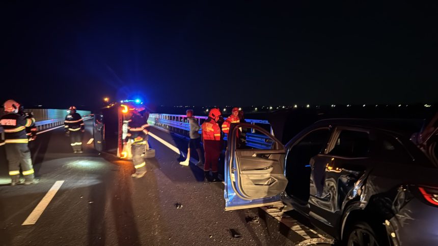 Accident pe DEx12 Un Range Rover s a rasturnat in urma coliziunii
