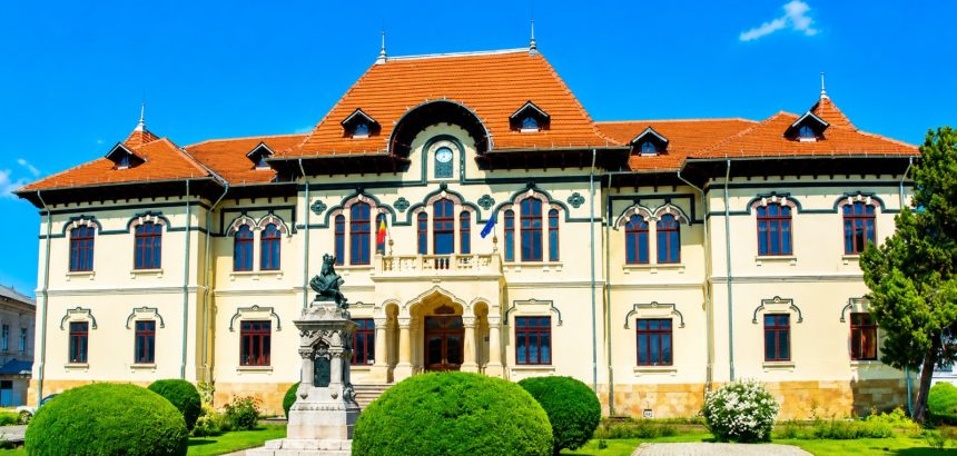 Casa de Cultura Tudor Musatescu din Campulung