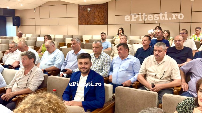 Deputatul PSD Catalin Mindroc singurul parlamentar prezent la