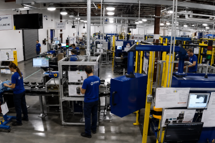 O fabrica din industria auto se inchide in Romania 96 de