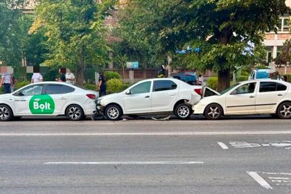 Piteshti Acident in lant in Prundu Un vehicul Bolt a fost implicat
