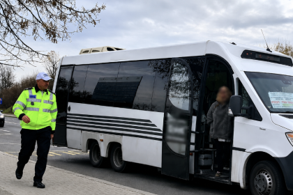 Soferii de maxi taxi au facut o greseala grava Politii Locale Pitesti