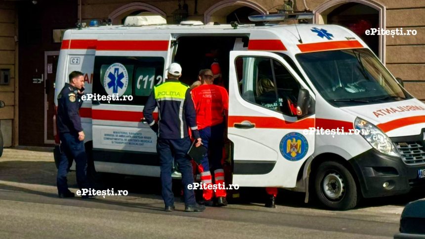 Un copil aflat pe trotineta a fost lovit de un obiect care a cazut