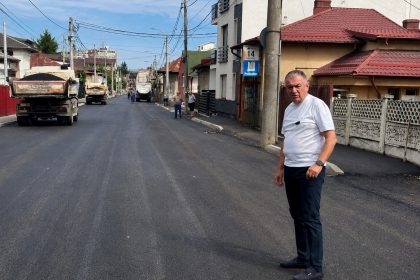 A inceput asfaltarea strazii Dumbravei Primarul Pitestiului declara