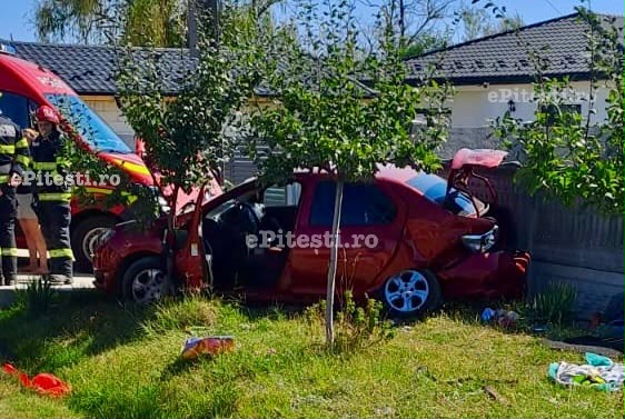 Accident grav la Poiana Lacului O femeie a fost dusa la spital