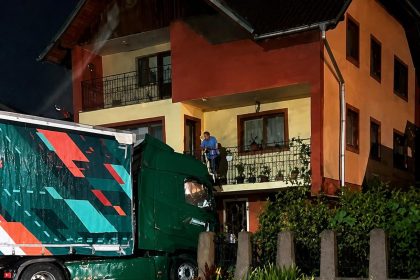 Accident grav pe DN7 Goranu Valcea Un TIR a intrat intr o