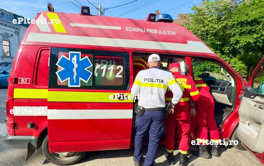 Accident in Bradu Arges O masina a lovit un gard