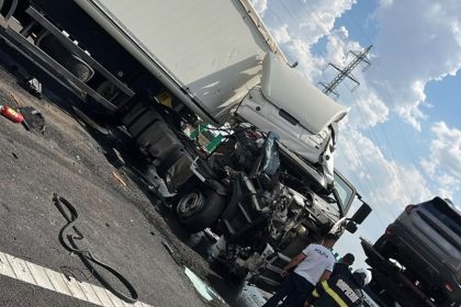 Accident pe Drumul Expres 12 din Arges Trei autocamioane implicate