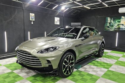 Aston Martin DBX 707 de top tratament premium cu folie PPF la