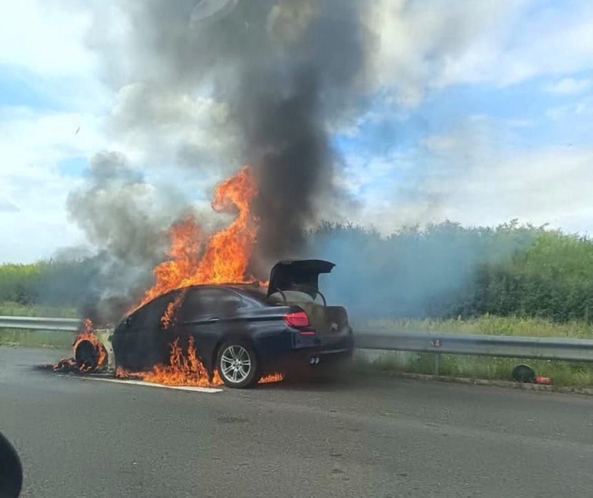 BMW in flacari pe Autostrada A2 la kilometrul 87 pe direcia