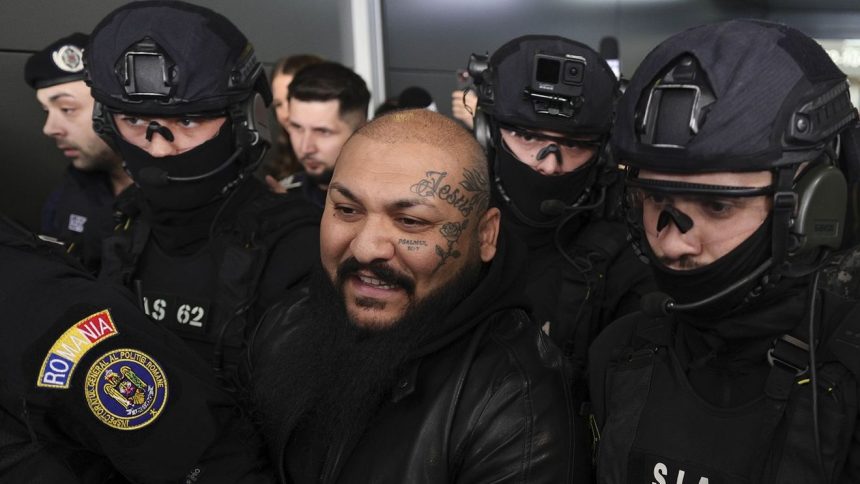Ce a ajuns sa faca Dani Mocanu in inchisoarea Jilava