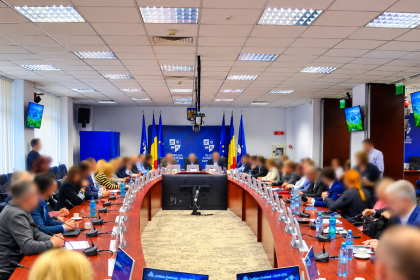 Incepand de astazi 25 august mii de consilieri locali si judeteni sunt