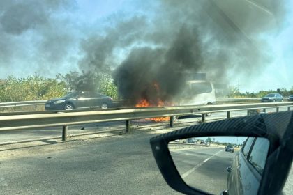 Masina in flacari pe A3 in Prahova Trafic ingreunat catre