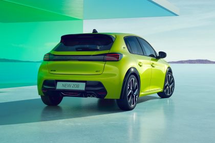 Peugeot 208 la Eurial Pitesti Hibried benzina sau electric