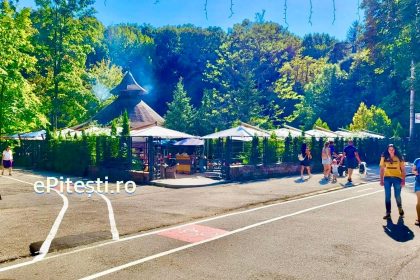 Restaurantul din Parcul Trivale frecventat zilnic de multi oameni