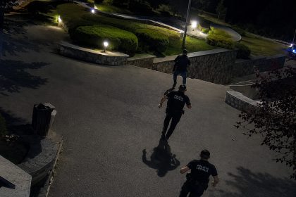 Scandal in Parcul Lumina din Pitesti Tineri implicati