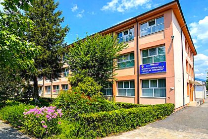 Scoala Nicolae Simonide din Pitesti recruteaza