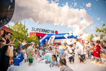 Supernova Pitesti petrecere cu spuma pentru copii Parcarea