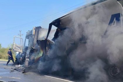 accident tragic un barbat a murit ars de viu iar masina si