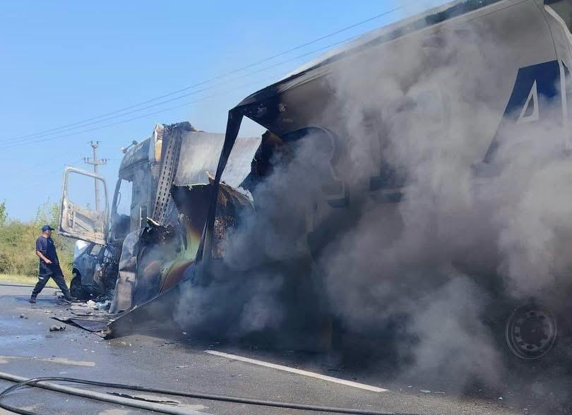 accident tragic un barbat a murit ars de viu iar masina si