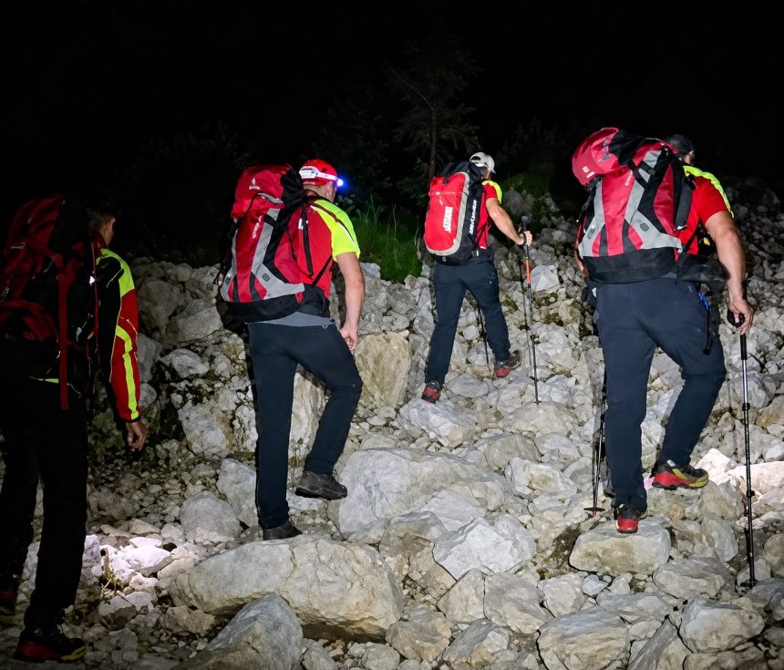 arges noapte de foc in munti persoane in pericol