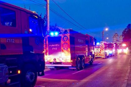 incendiu de amploare la priboieni in arges doua gospodarii afectate