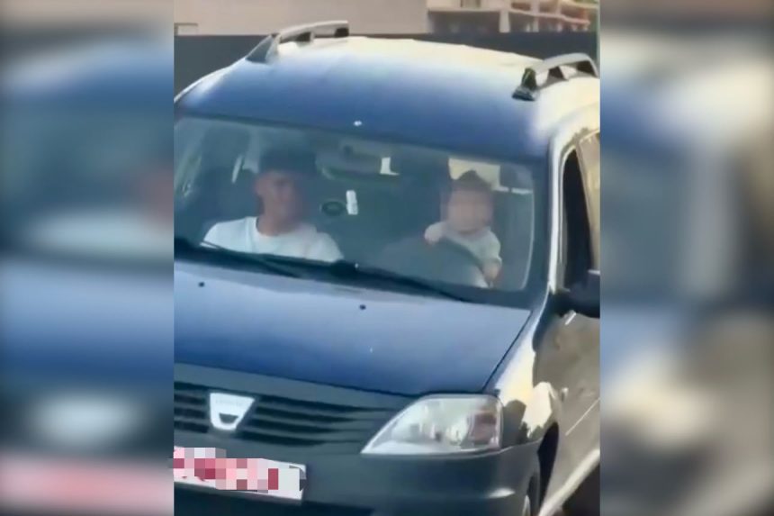 video socant bebelus de 11 luni surprins in timp ce conducea