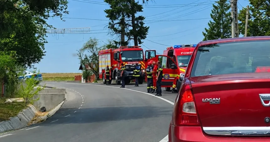 Accident în Buzoești, Argeș: Autoturism și motocultor implicate