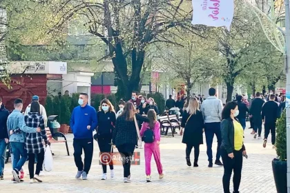 Alertă COVID-19 în 2026! Simptomul care îi îngrijorează pe medici