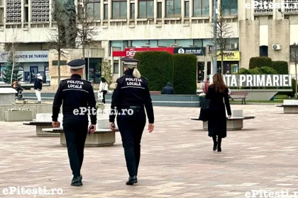 Alertă de securitate lângă Primăria Pitești!